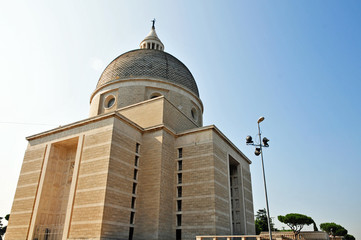 Roma Eur, la basilica dei santi Pietro e Paolo