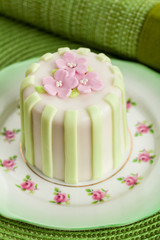 Fototapeta na wymiar Luxury decorated mini cake