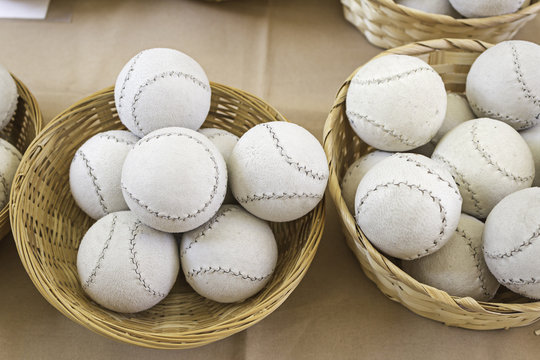 Hand balls
