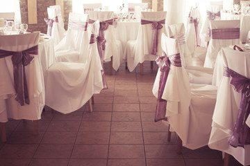 wedding chairs with ribbon