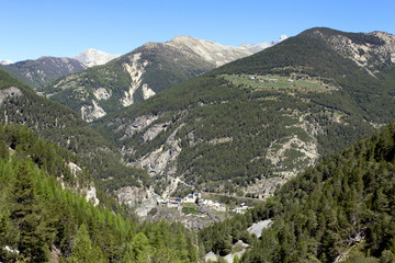 Fototapeta na wymiar Natural reserve of Queyras, department of the high Alps, France