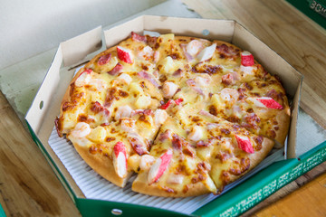 Grilled Shrimp and Roasted Pepper Pizza