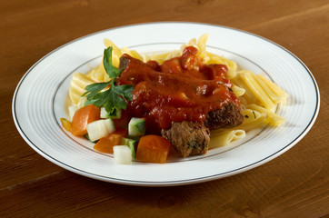  pasta with tomato beef sauce