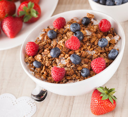 muesli with berries