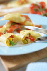 Ravioli gefüllt mit Gemüse-Tofu-Mischung