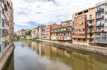 Obraz na płótnie Canvas Zobacz rzeki Girona Onyar. Hiszpania