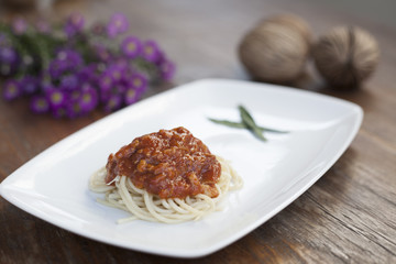 Spaghetti with minced pork and sauce