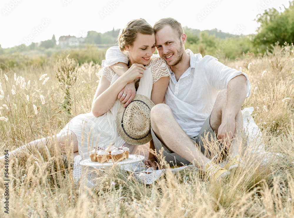 Wall mural happy couple