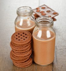 Chocolate drink and cookies