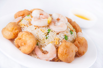 Chinese fried rice with prawn