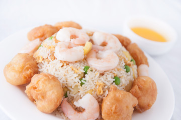 Chinese fried rice with prawn