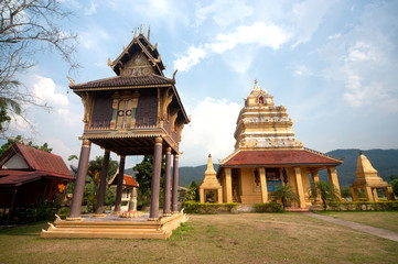 Ancient pagoda and art collection of Buddhist scriptures .