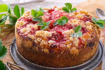  Strawberry buttermilk cake with pistachios