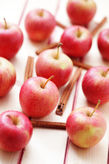 apples with cinnamon