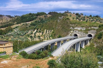 Obraz premium Autobahnruine 01
