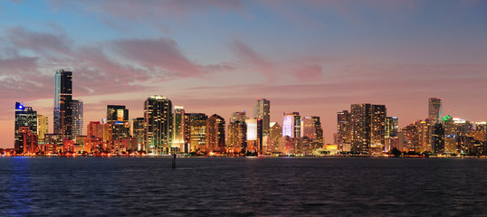 Naklejka premium Scena nocy w Miami