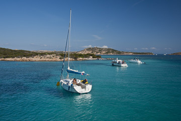 Obraz premium Boat sailing face Santa Maria Island