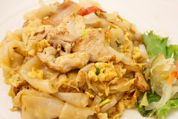 Stir fried fresh noodles with chicken and egg