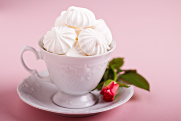 Meringues in a cup