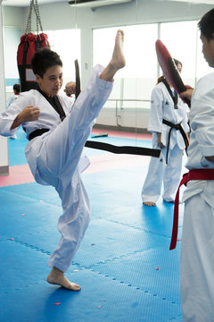 Taekwondo class practicing