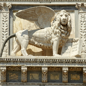 winged lion on facade of the Scuola Grande di San Marco