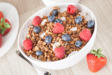 muesli with berries