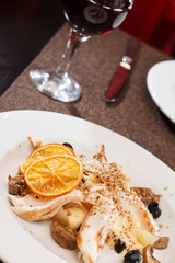 Salad with orange and chicken