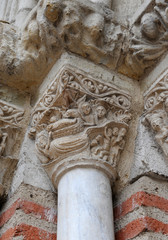 Chapiteau église de Rabastens 81