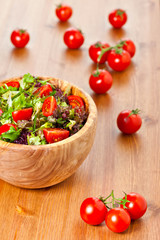 Mixed lettuce salad and tomatoes