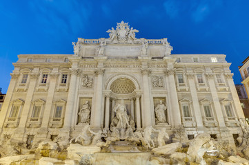 Fototapeta na wymiar Fontanna di Trevi, barokowa fontanna w Rzymie, Włochy.