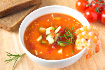 cold vegetable soup with shrimps
