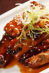 grilled ribs with salad