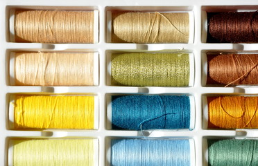 Embroidery yarn bobbins