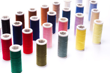 Nähgarn Rollen