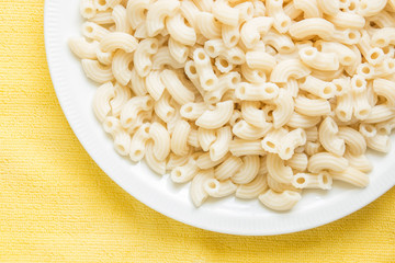 boiled macaroni on plate