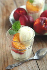 Vanilla ice cream with caramelized peaches