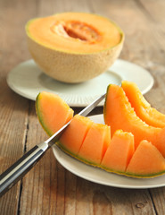 Fototapeta na wymiar Cantaloupe melon slices