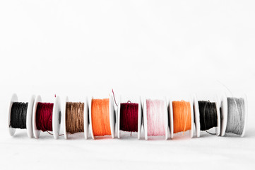 Bobines de fil à coudre © PicsArt