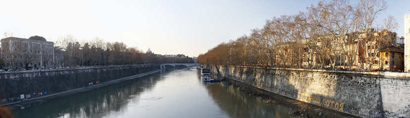 Obraz premium river Tiber in Rome, Italy