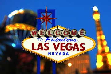 Fotobehang welcome to Fabulous Las Vegas Sign at night © somchaij