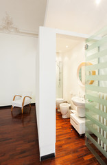 beautiful hotel in historic building, view bathroom