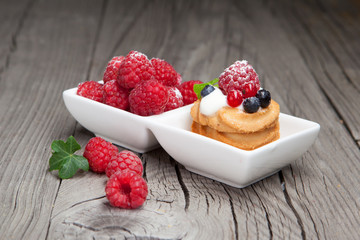 Raspberries mini cake