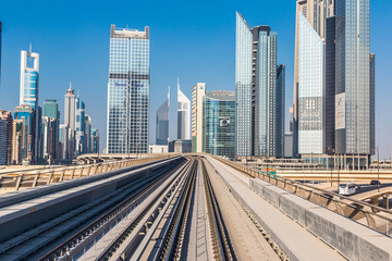 Fototapeta na wymiar Dubai Metro kolejowy