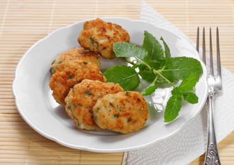 Chicken burger with mint