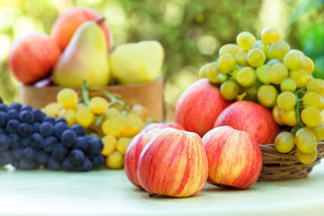 Obraz na płótnie Canvas Grapes, apples and pears