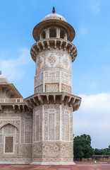 Fototapeta premium Marble minaret of Agra's Baby Taj mausoleum in India.