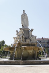 Fototapeta na wymiar Fontaine Pradier à Nîmes