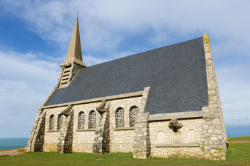 Fototapeta na wymiar Typowy Norman kościół w Etretat, Normandia, Francja