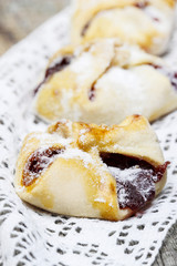 Shortbread cookies filled with jam