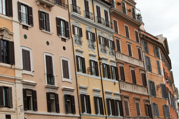 Fototapeta na wymiar Old roman houses by Spanish steps in Rome
